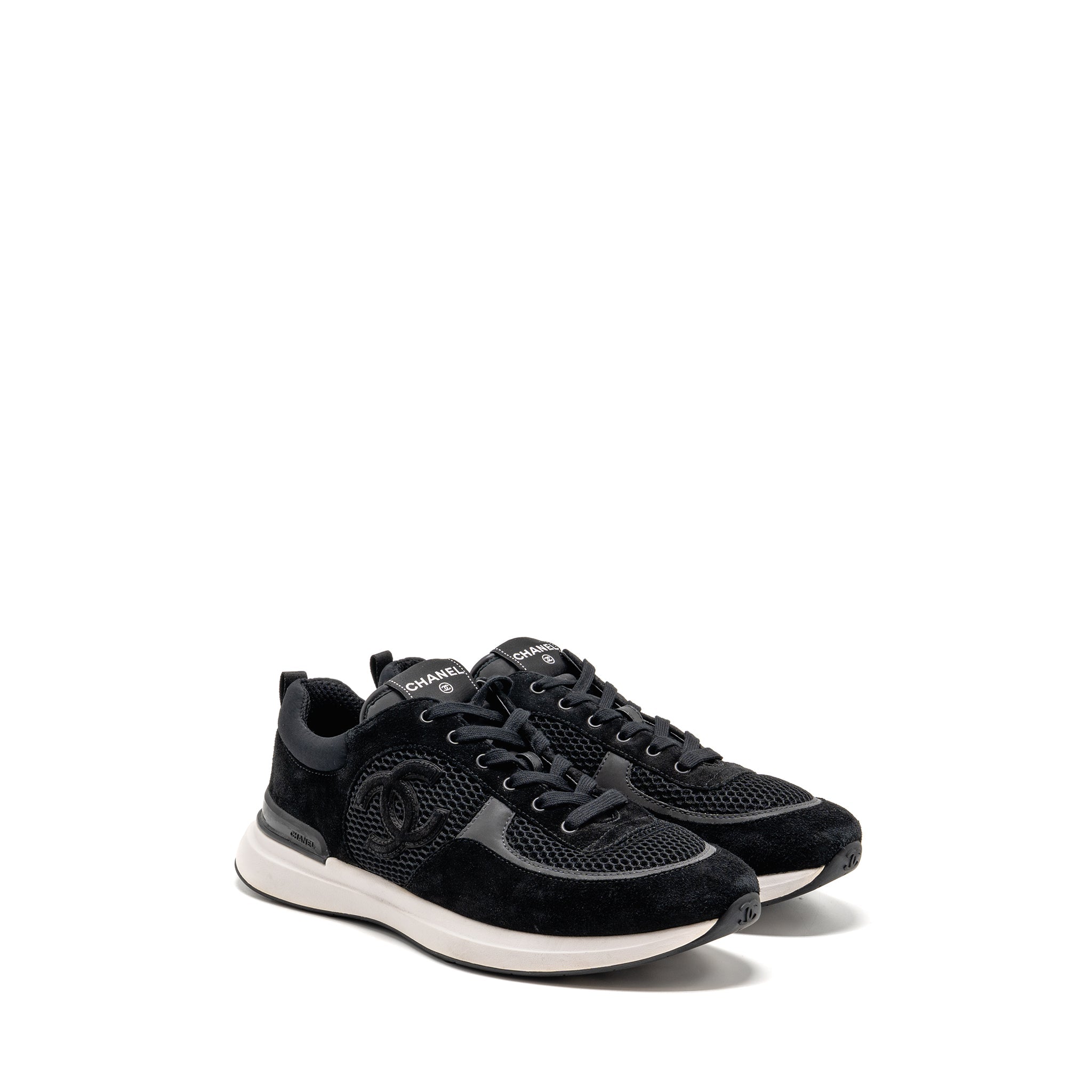 chanel-size-45-cc-logo-sneakers-black-white