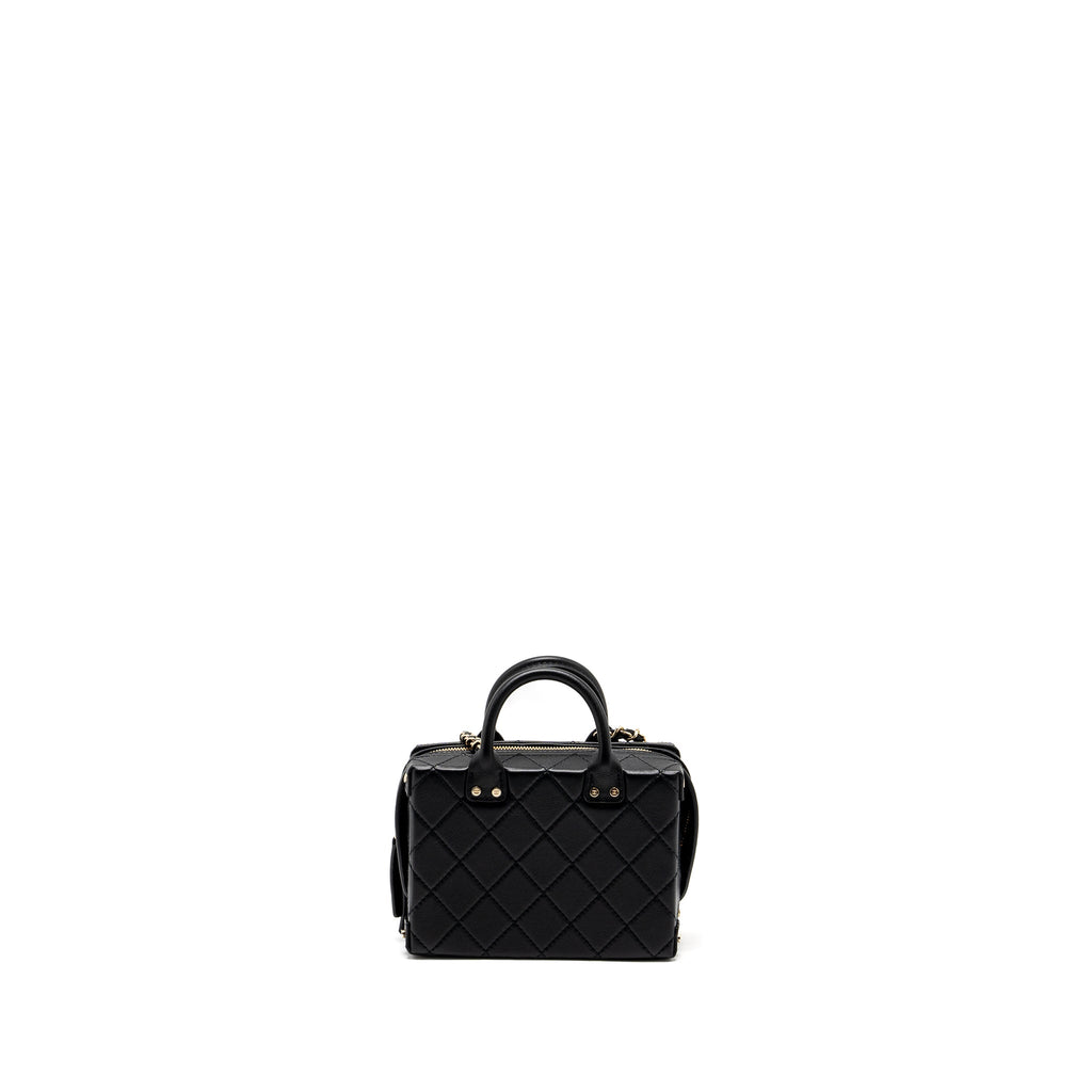 chanel-22b-small-vanity-case-calfskin-black-ghw-microchip-1