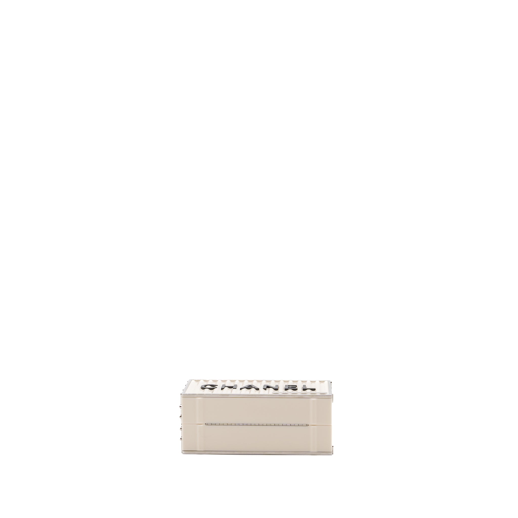 copy-of-chanel-paris-hamburg-runway-container-clutch-bag-white-black-red-shw