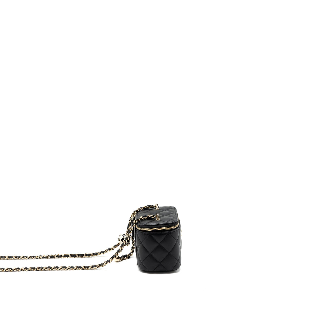 chanel-pearl-crush-mini-vanity-case-lambskin-black-lghwmicrochip