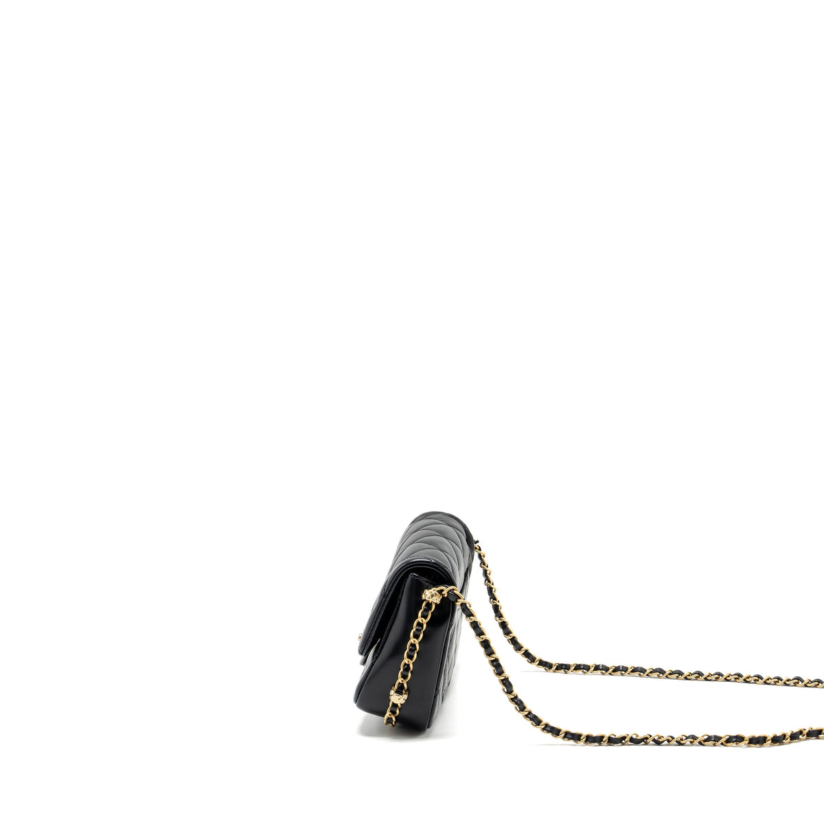chanel-quilted-flap-bag-with-detailed-logo-and-chain-lambskin-black-ghw-microchip
