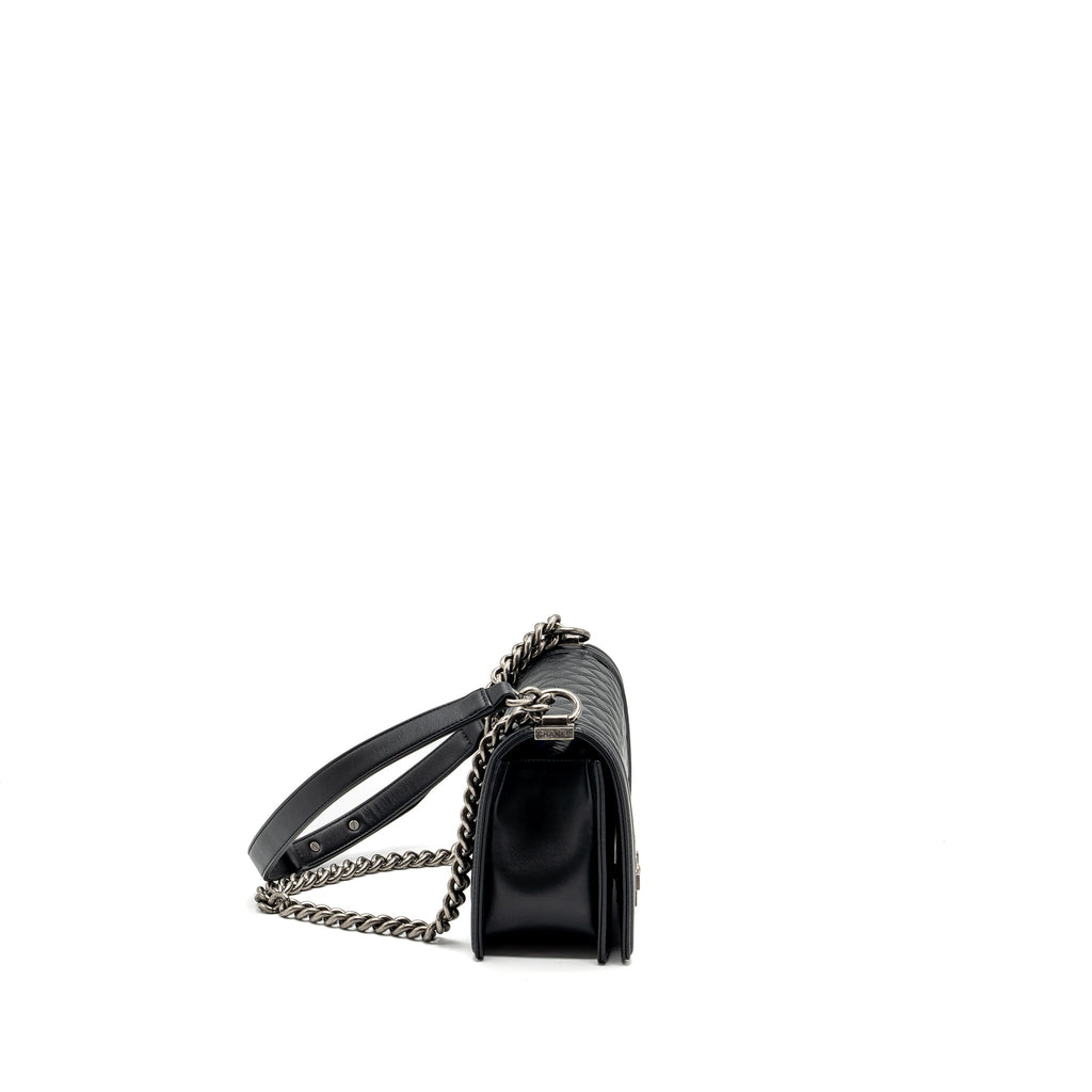 chanel-medium-boy-bag-lambskin-black-ruthenium-hardware