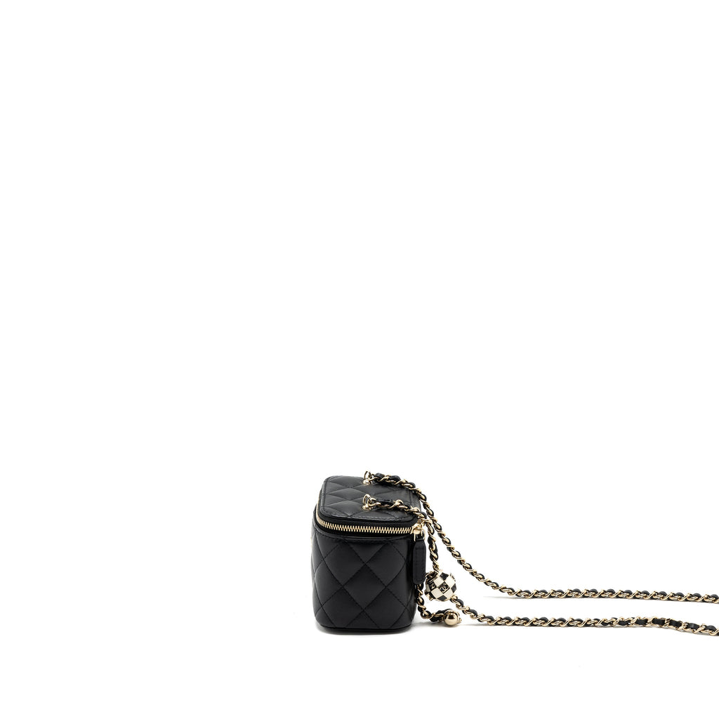 chanel-pearl-crush-mini-vanity-case-lambskin-black-lghwmicrochip