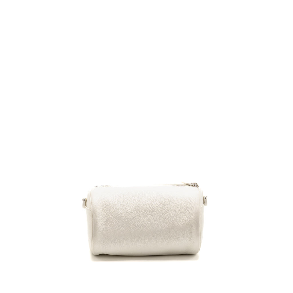 dior-homme-x-daniel-arsham-roller-messager-bag-grained-calfskin-white-shw-copy