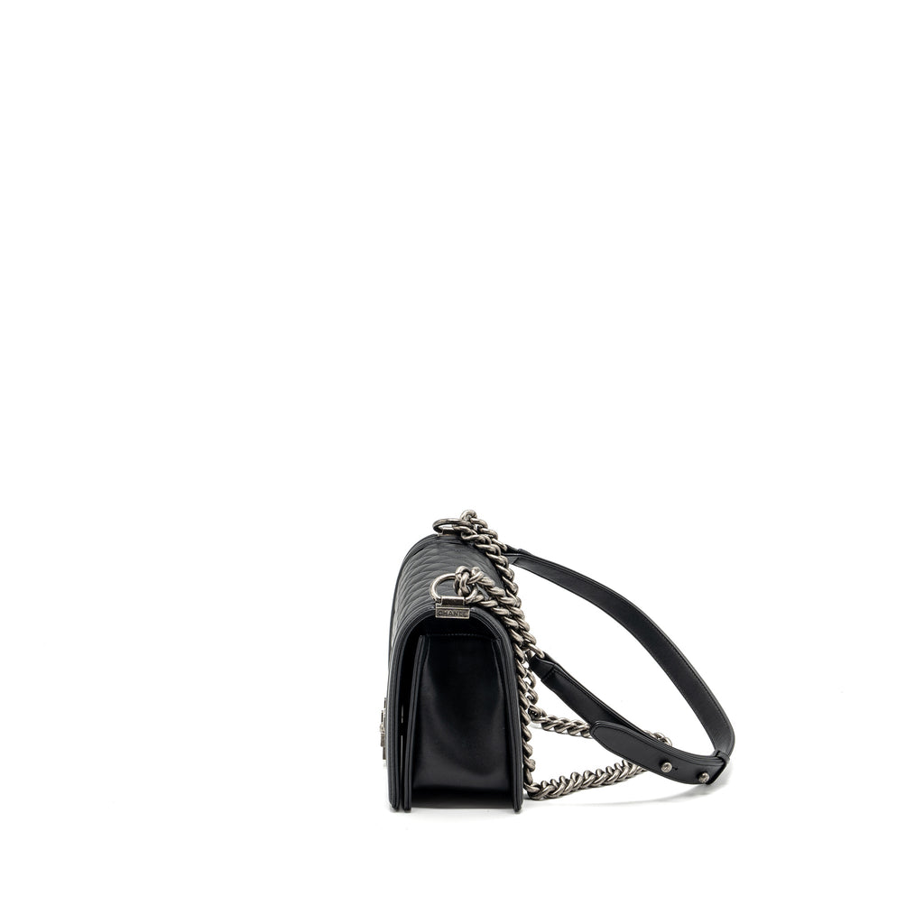 chanel-medium-boy-bag-lambskin-black-ruthenium-hardware