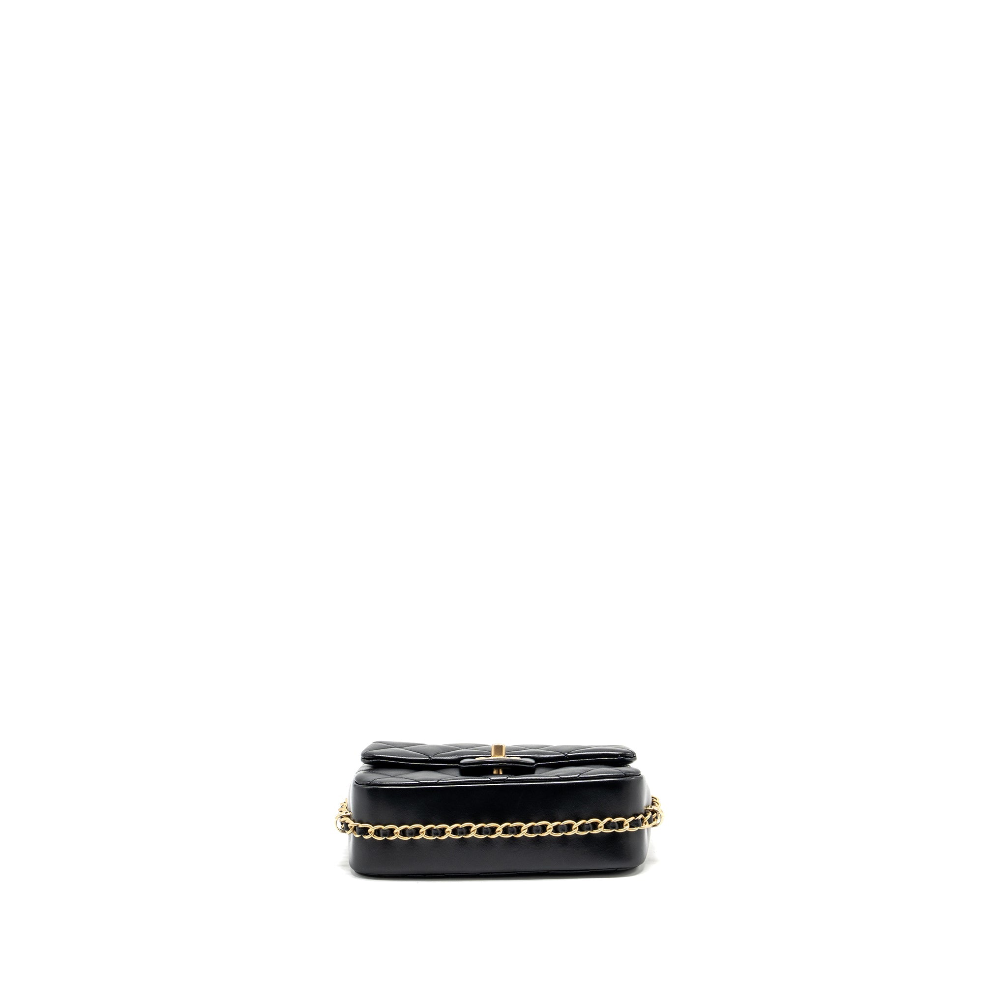 chanel-quilted-flap-bag-with-detailed-logo-and-chain-lambskin-black-ghw-microchip