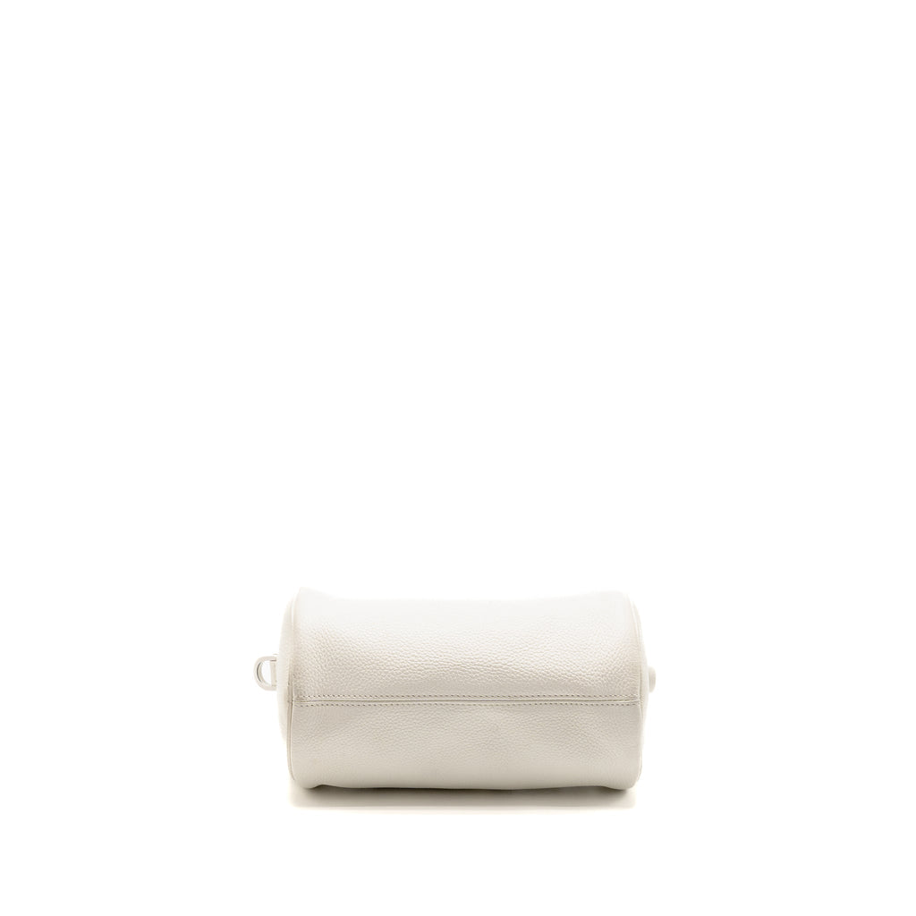 dior-homme-x-daniel-arsham-roller-messager-bag-grained-calfskin-white-shw-copy