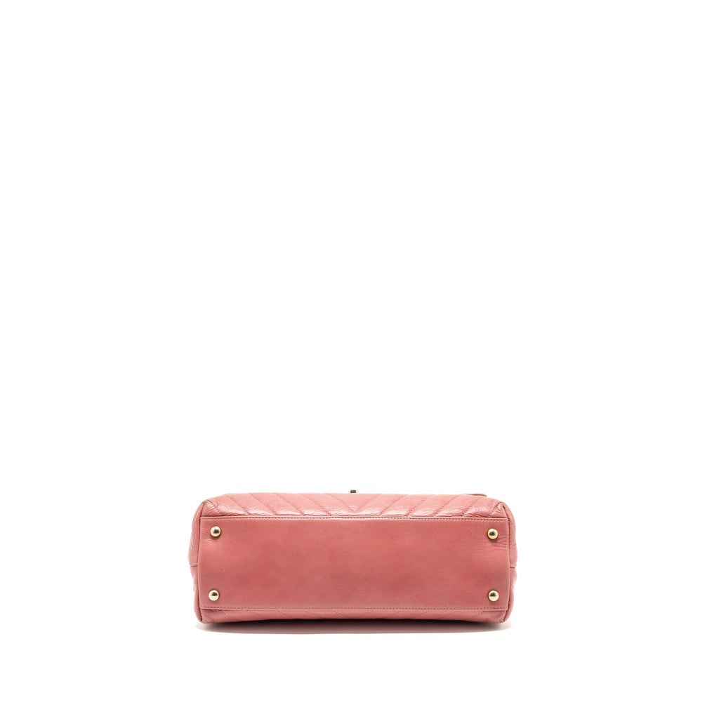 chanel-medium-coco-handle-calfskin-lizard-handle-pink-ghw