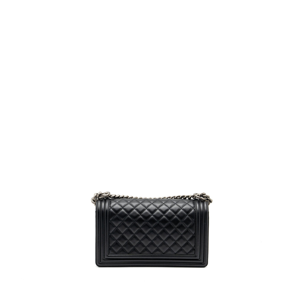 chanel-medium-boy-bag-lambskin-black-ruthenium-hardware
