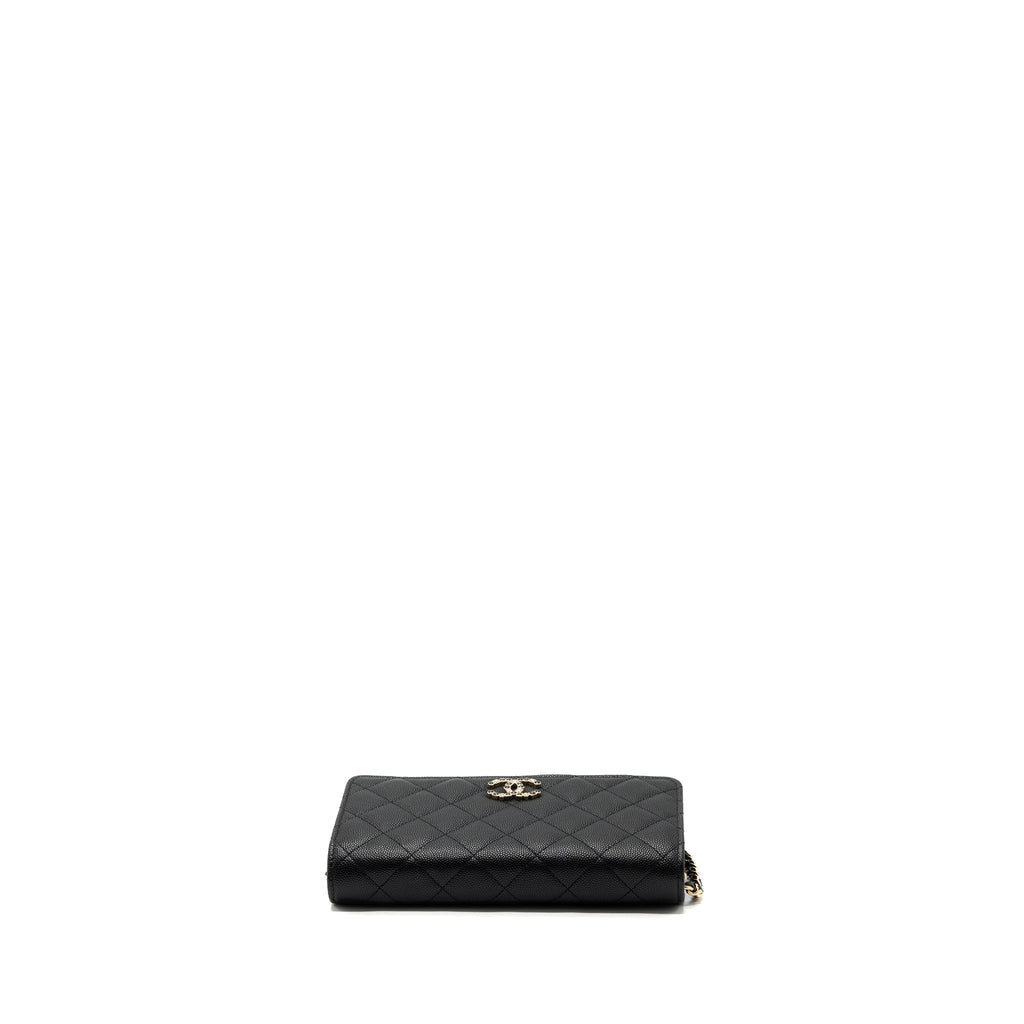 chanel-23k-detailed-cc-logo-wallet-on-chain-caviar-black-lghw