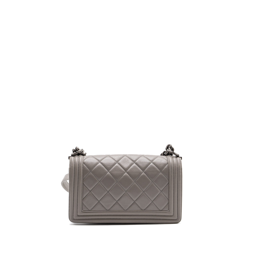 chanel-medium-boy-bag-calfskin-blue-ghw