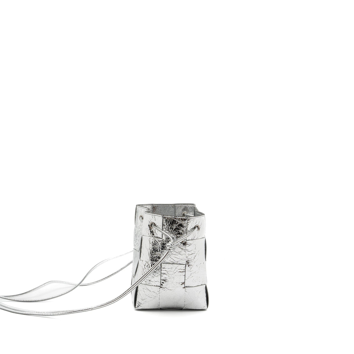 bottega-veneta-small-cassette-cross-body-bucket-calfskin-silver-shw