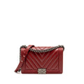chanel-chevron-new-medium-boy-bag-calfskin-red-ruthenium-hardware