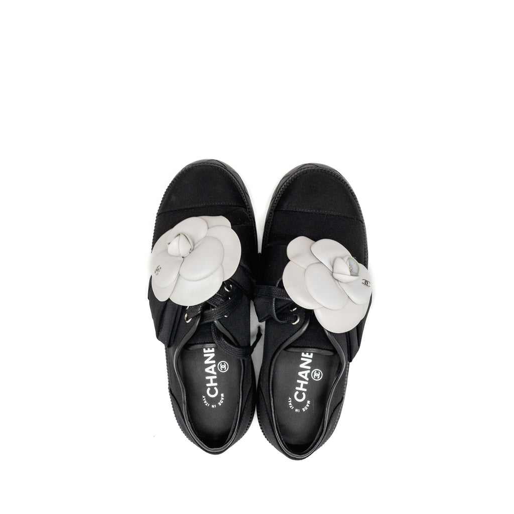 chanel-size-37-camellia-loafer-black-white-copy
