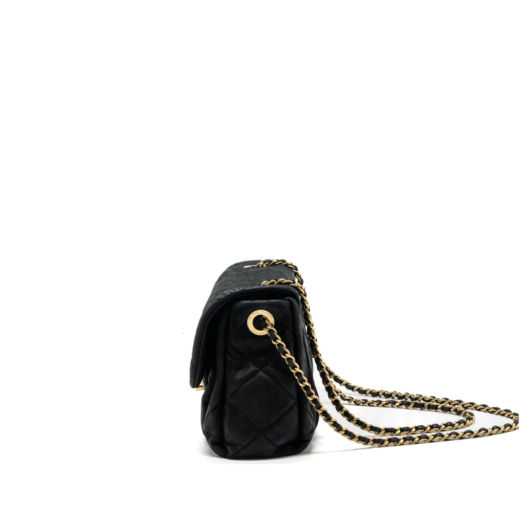 chanel-quilted-seasonal-flap-bag-calfskin-iridescent-black-with-ghw