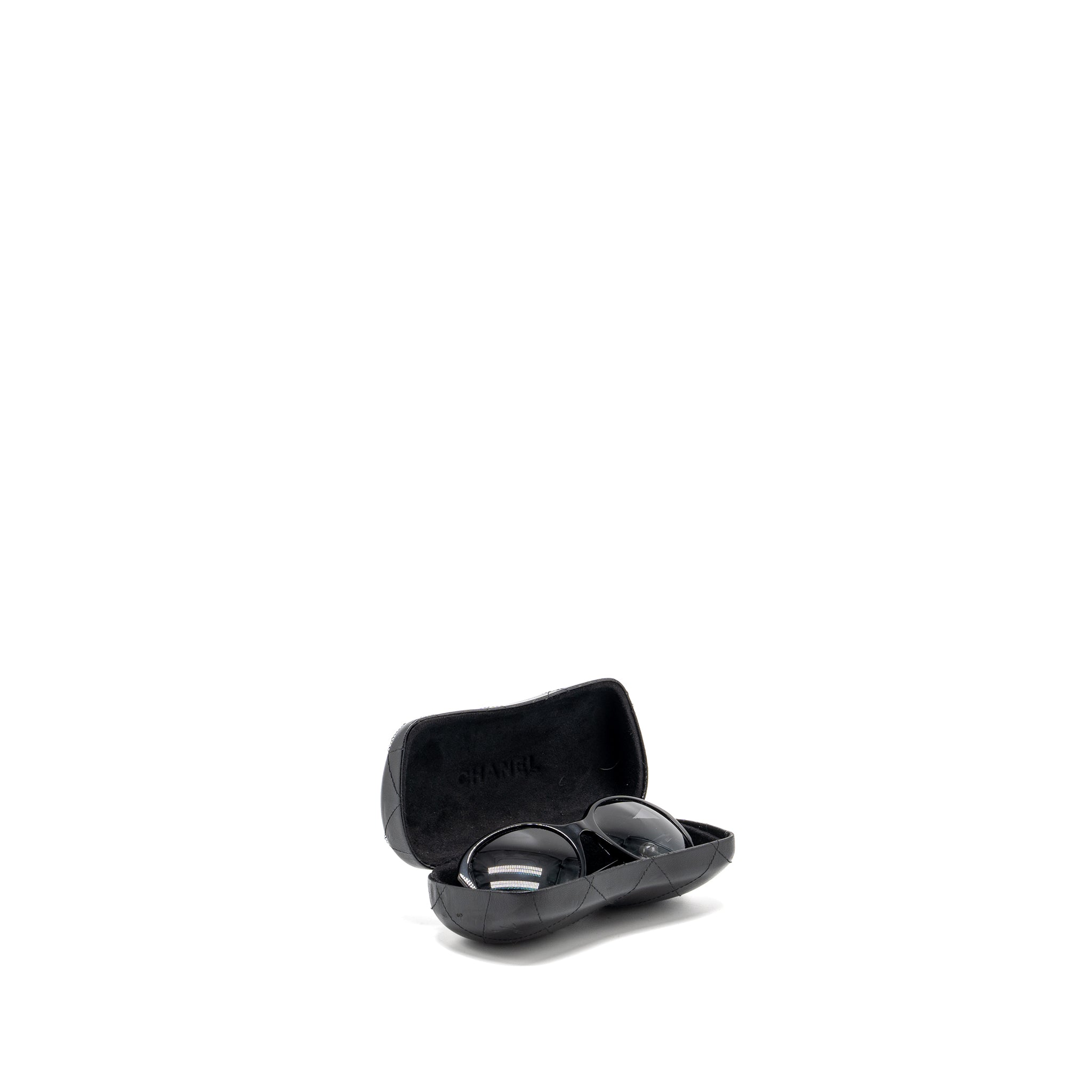 chanel-sunglasses-with-pearl-black
