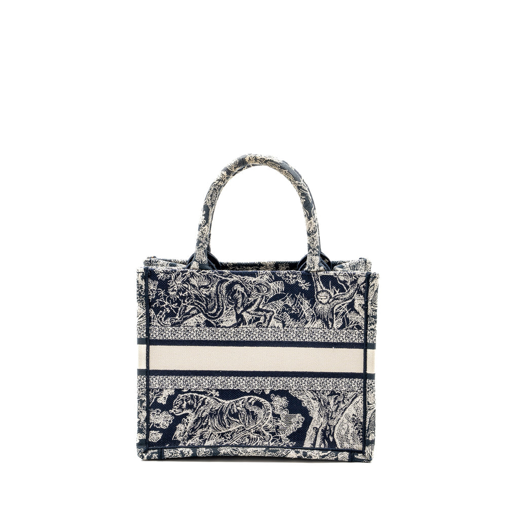 dior-small-book-tote-blue-toile-de-jouy-embroidery-1