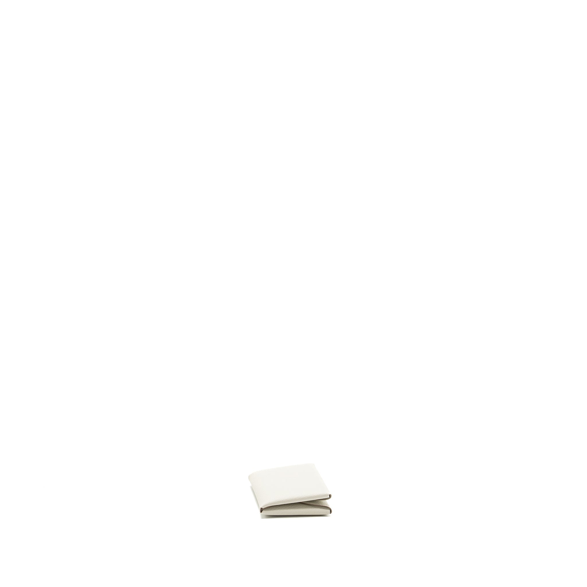 hermes-calvin-duo-card-holder-evercolor-gris-pale-shw-stamp-b
