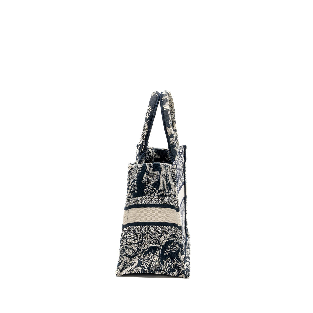 dior-small-book-tote-blue-toile-de-jouy-embroidery-1