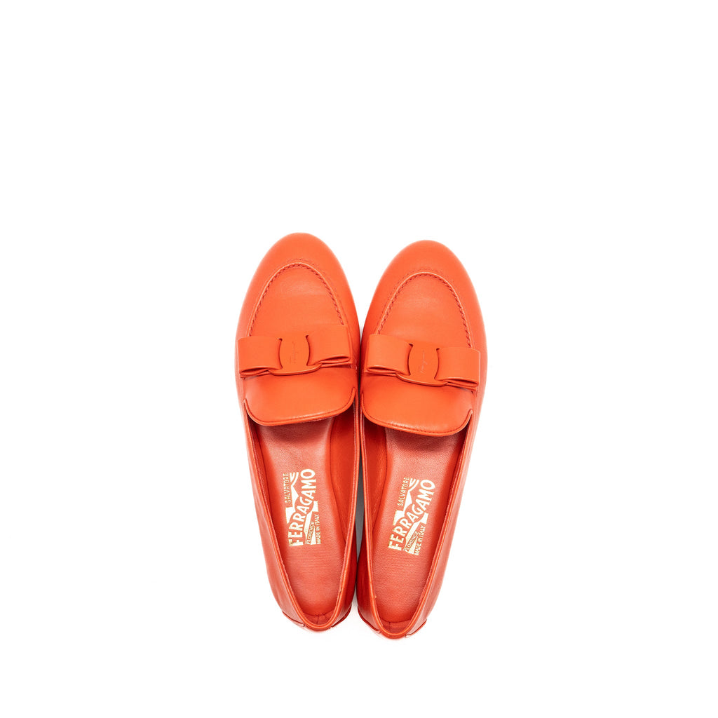 salvatore-ferragamo-size-6-vara-bow-moccasin-lambskin-coral