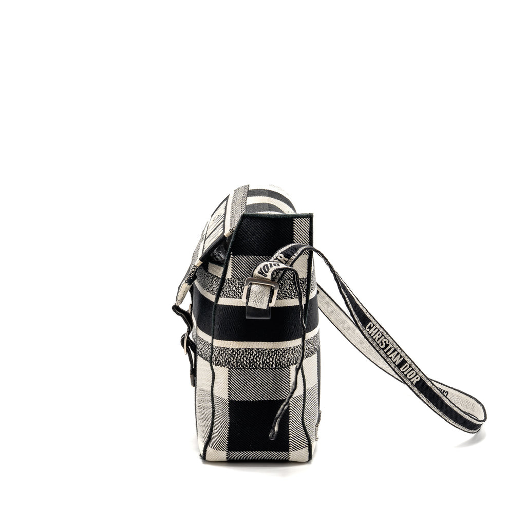 dior-diorcamp-messenger-bag-canvas-black-white-shw