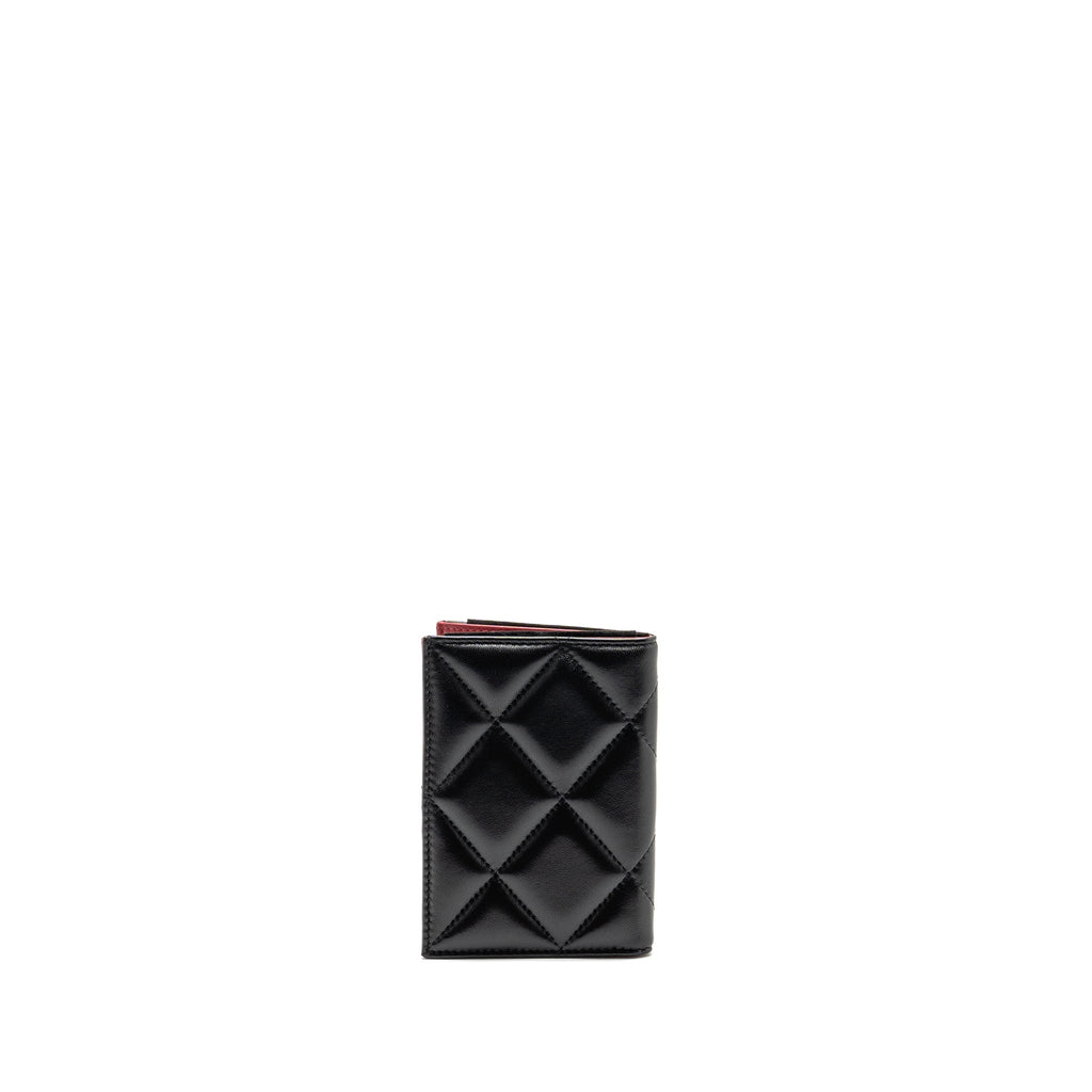 chanel-19-passport-holder-lambskin-black-ghwmicrochip