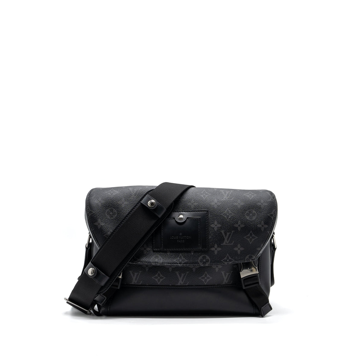 louis-vuitton-messenger-pm-voyoger-monogram-eclipse-canvas-shw