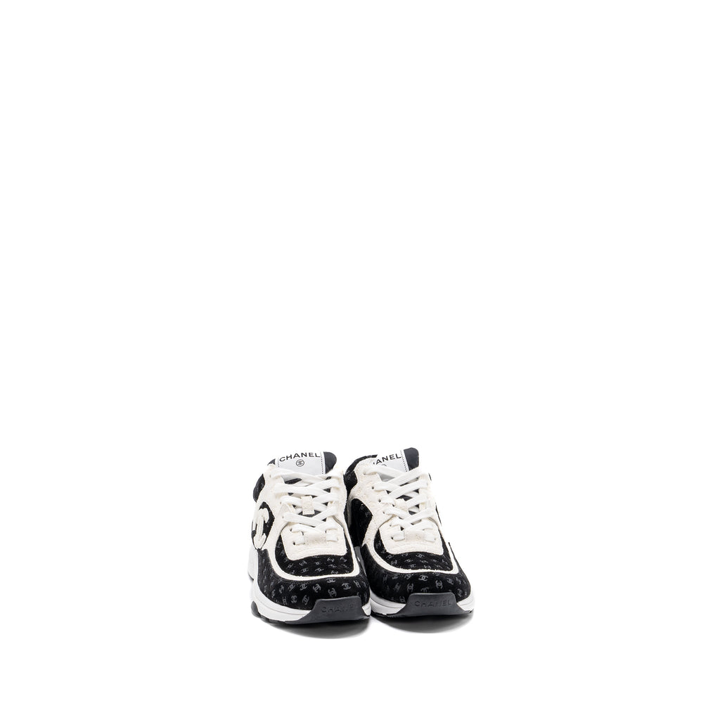 chanel-size-38-cc-logo-printed-trainer-sneaker-suede-black-white