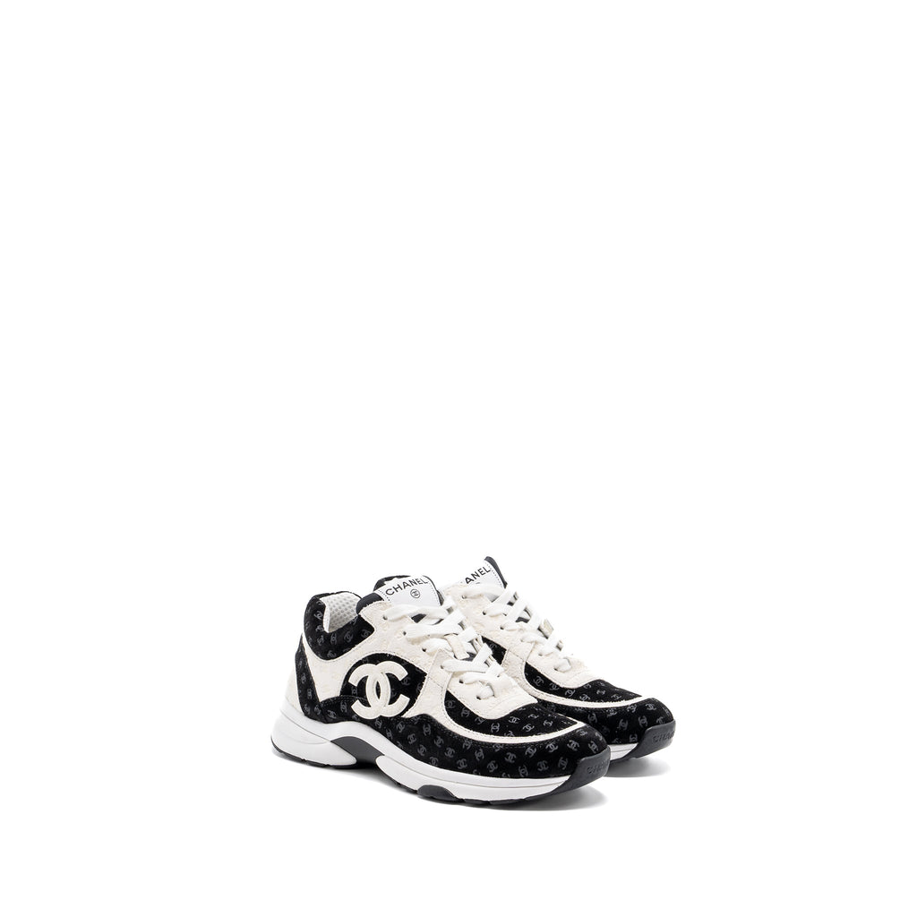 chanel-size-38-cc-logo-printed-trainer-sneaker-suede-black-white
