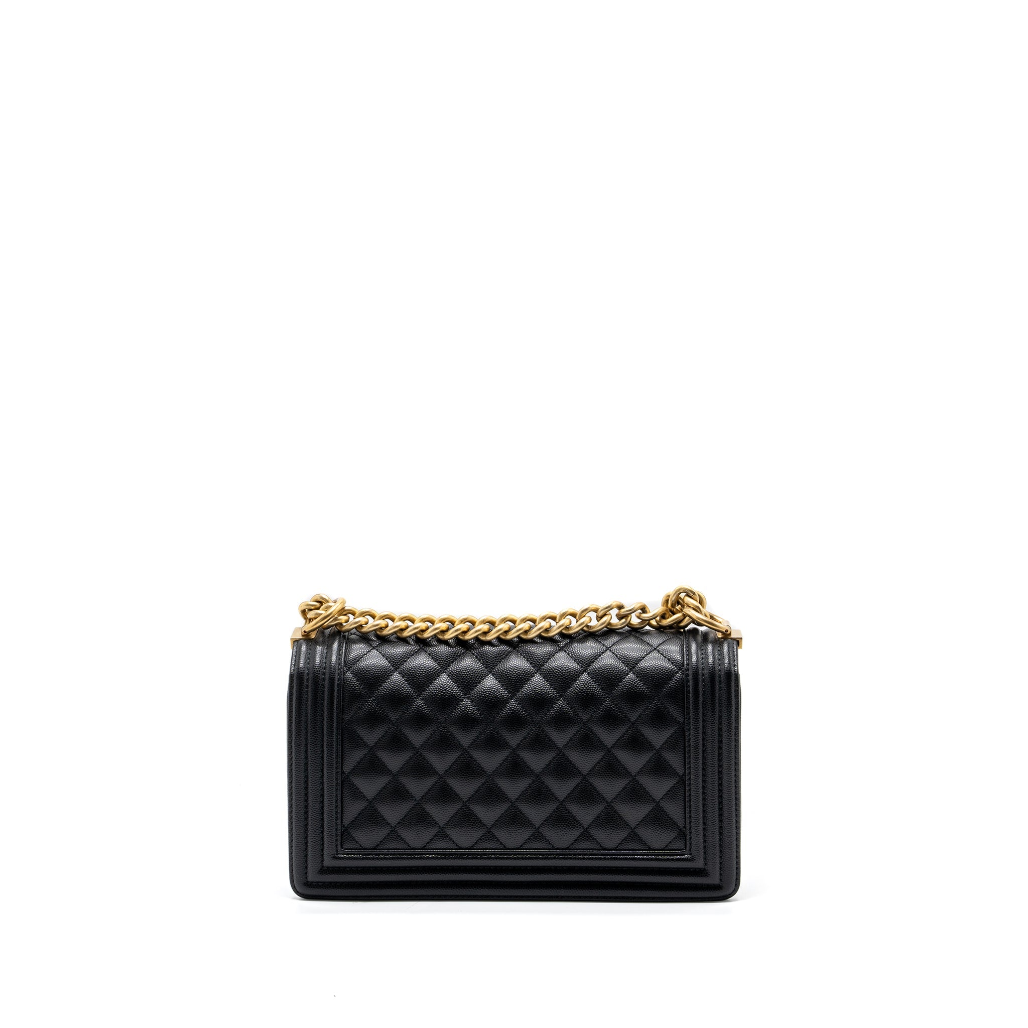 chanel-medium-boy-bag-lambskin-green-ghw