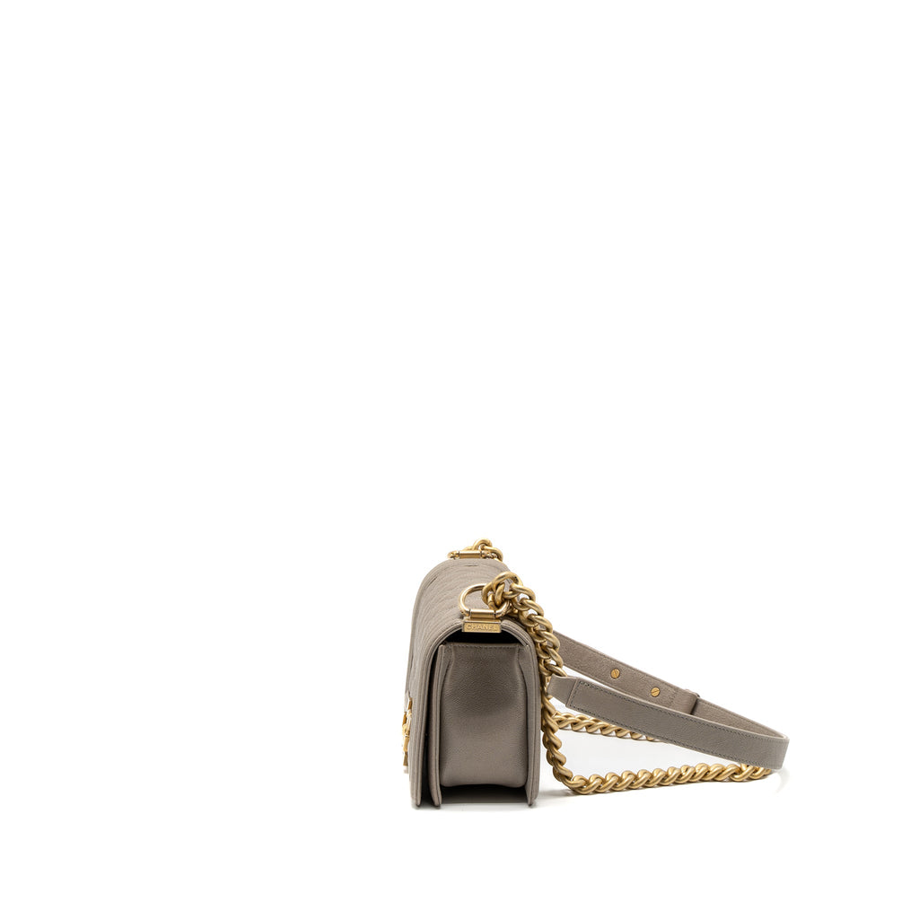 chanel-small-boy-bag-caviar-light-grey-ghw