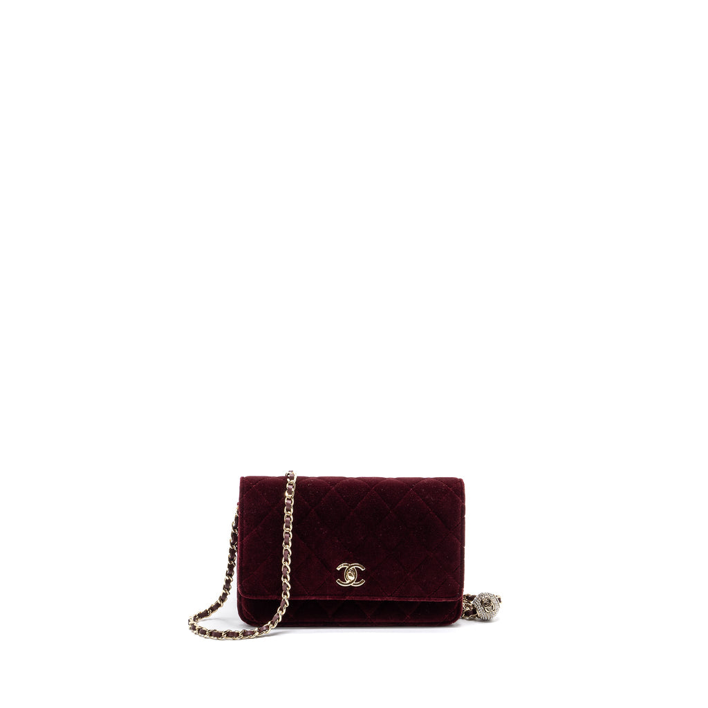 chanel-crystal-pearl-crush-wallet-on-chain-velvet-burgundy-lghw