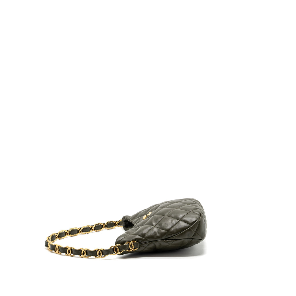 chanel-22k-hobo-bag-lambskin-green-ghw-microchip