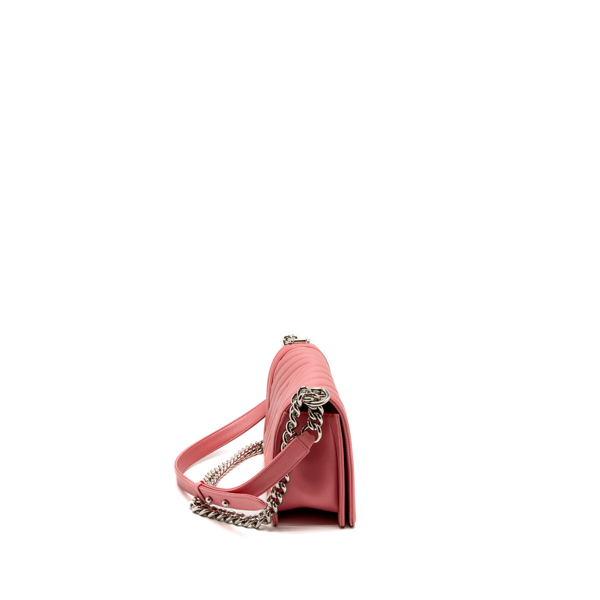 chanel-medium-boy-bag-chevron-calfskin-pink-shw