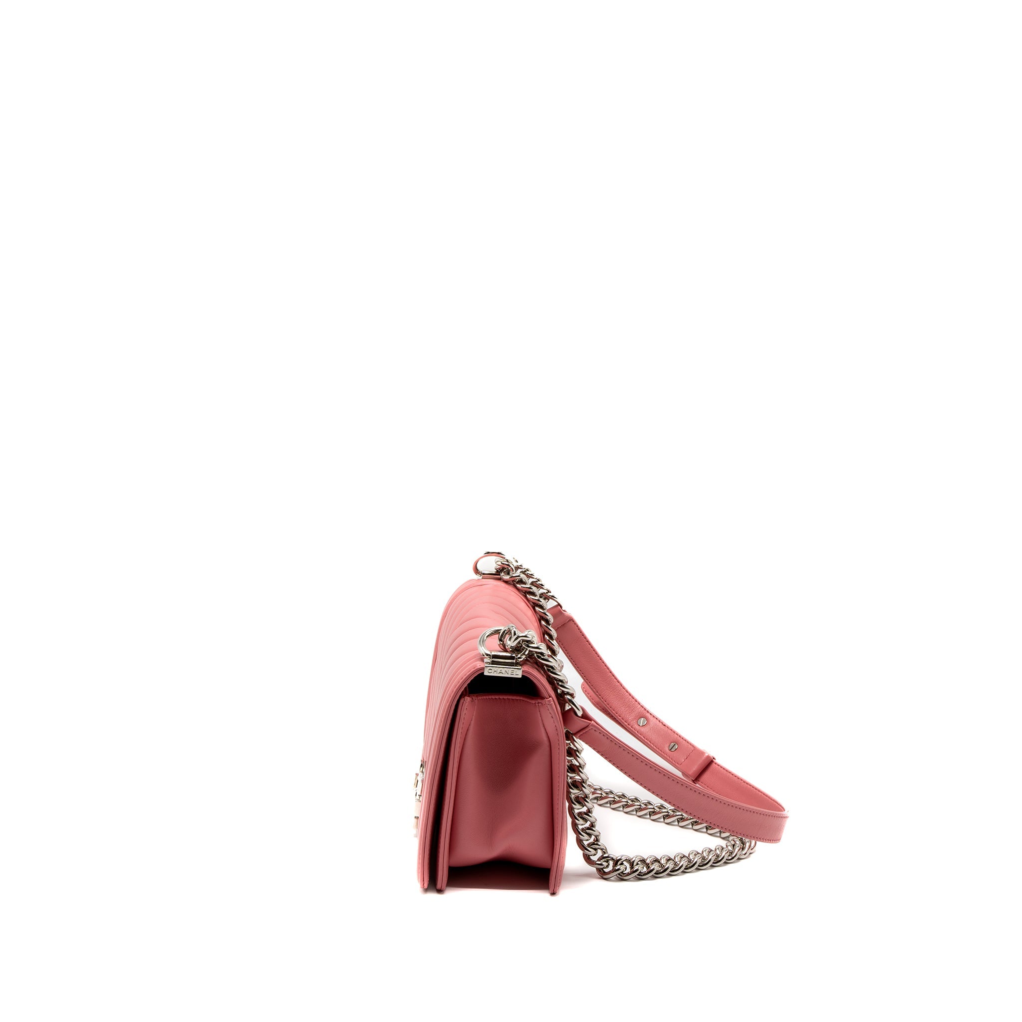 chanel-medium-boy-bag-chevron-calfskin-pink-shw