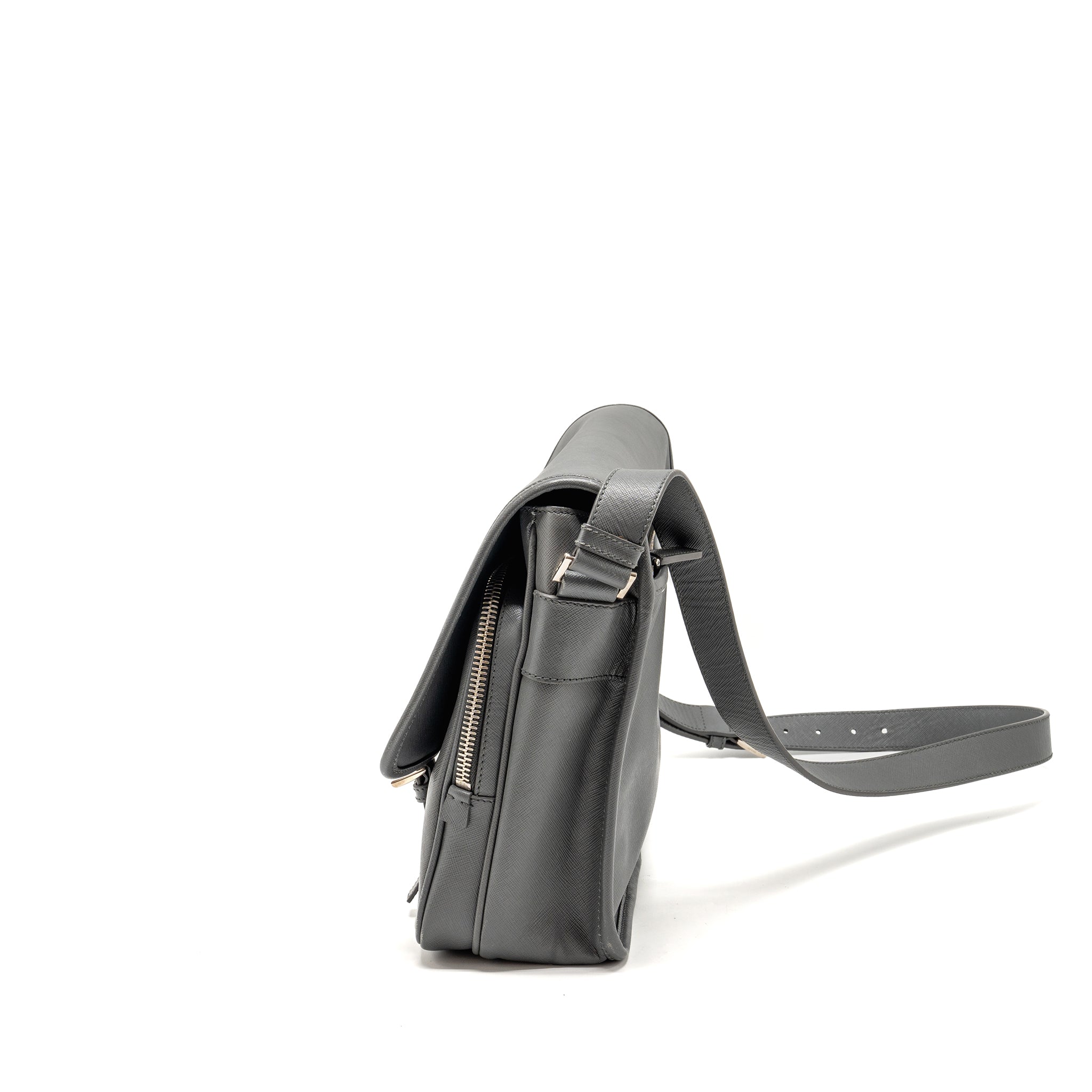 prada-flap-messanger-bag-caviar-grey-shw