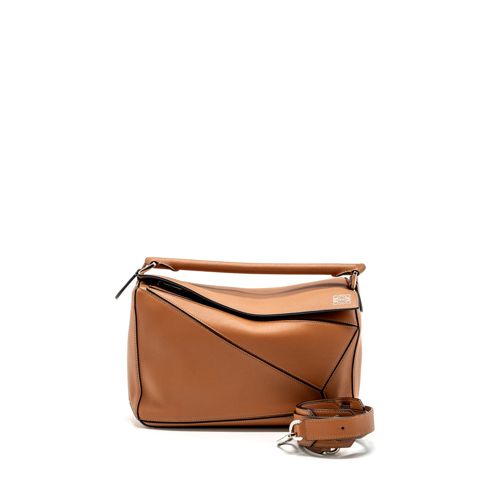 loewe-puzzle-bag-in-classic-calfskin-tan-shw-1