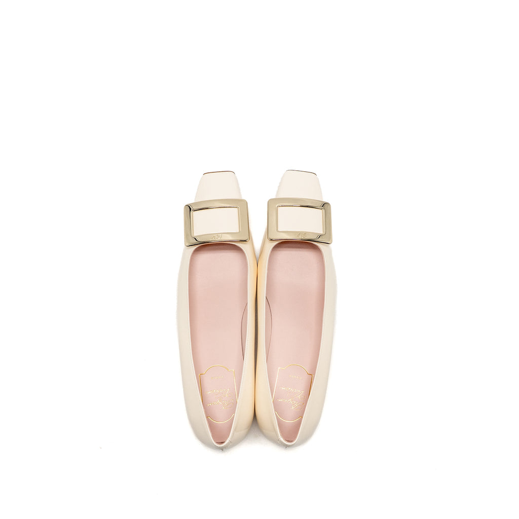 roger-vivier-size-39-5-belle-vivier-metal-buckle-pumps-patent-off-white-lghw-copy
