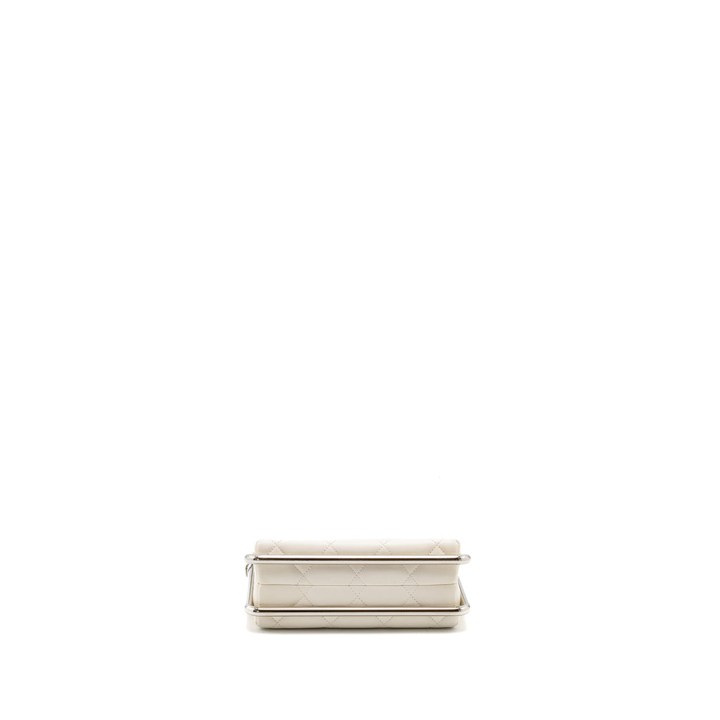 chanel-metal-bar-clutch-bag-lambskin-white-shw-copy