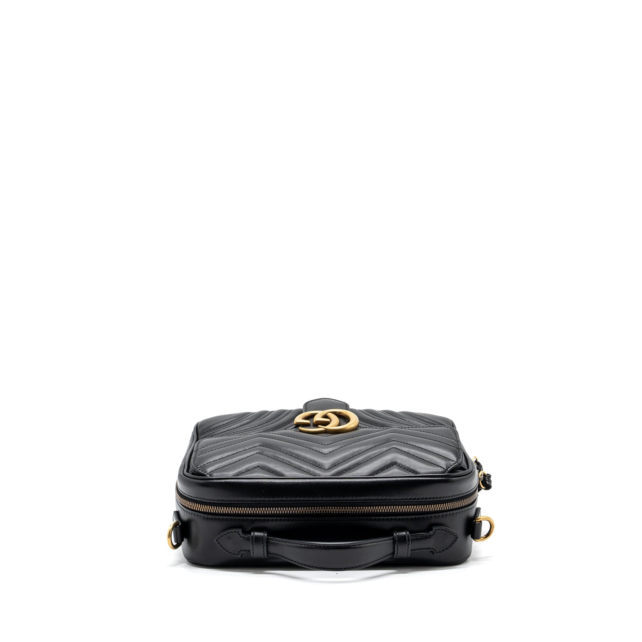 gucci-gg-marmont-matelasse-shoulder-bag-calfskin-black-ghw