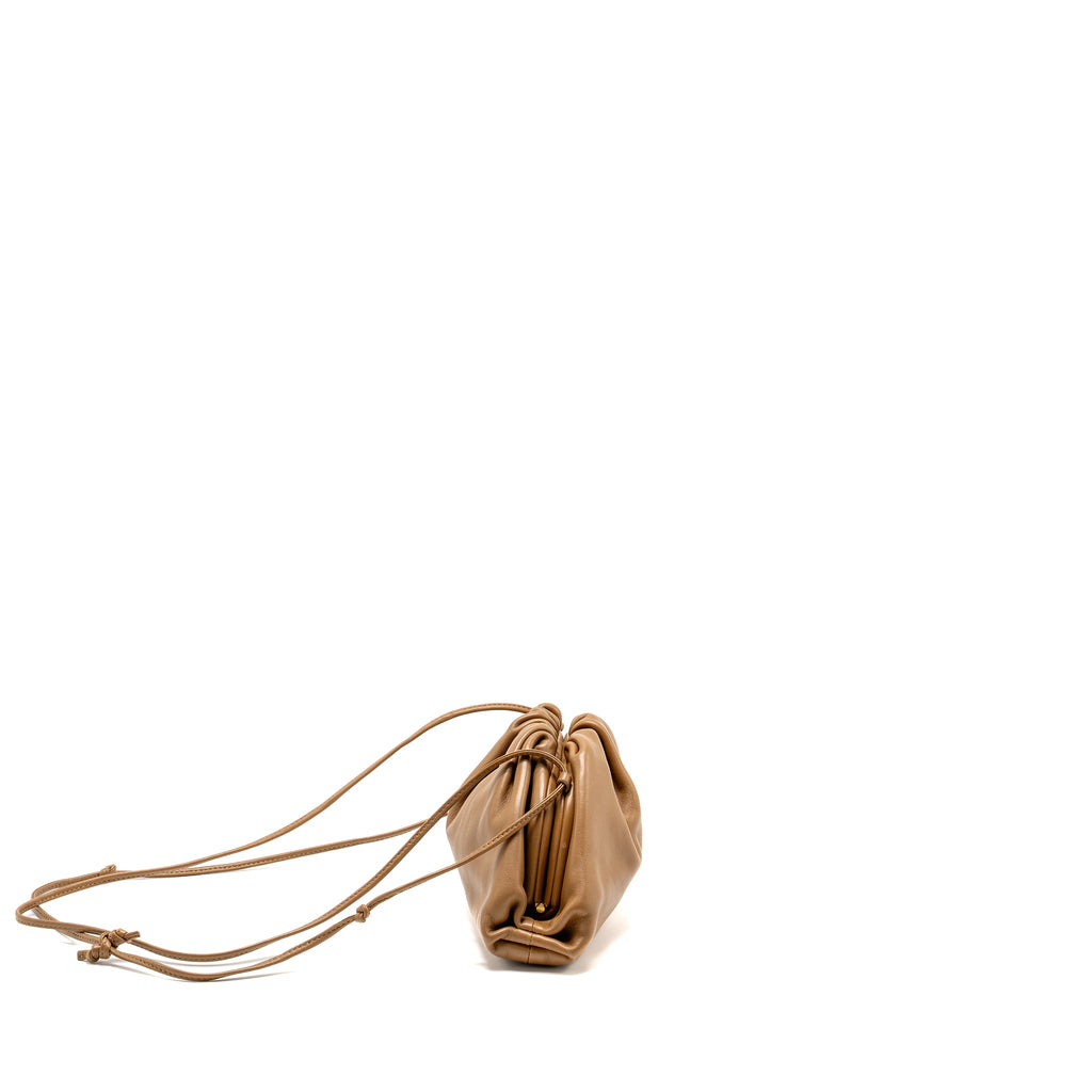 bottega-veneta-mini-the-pouch-smooth-calfskin-caramel-ghw