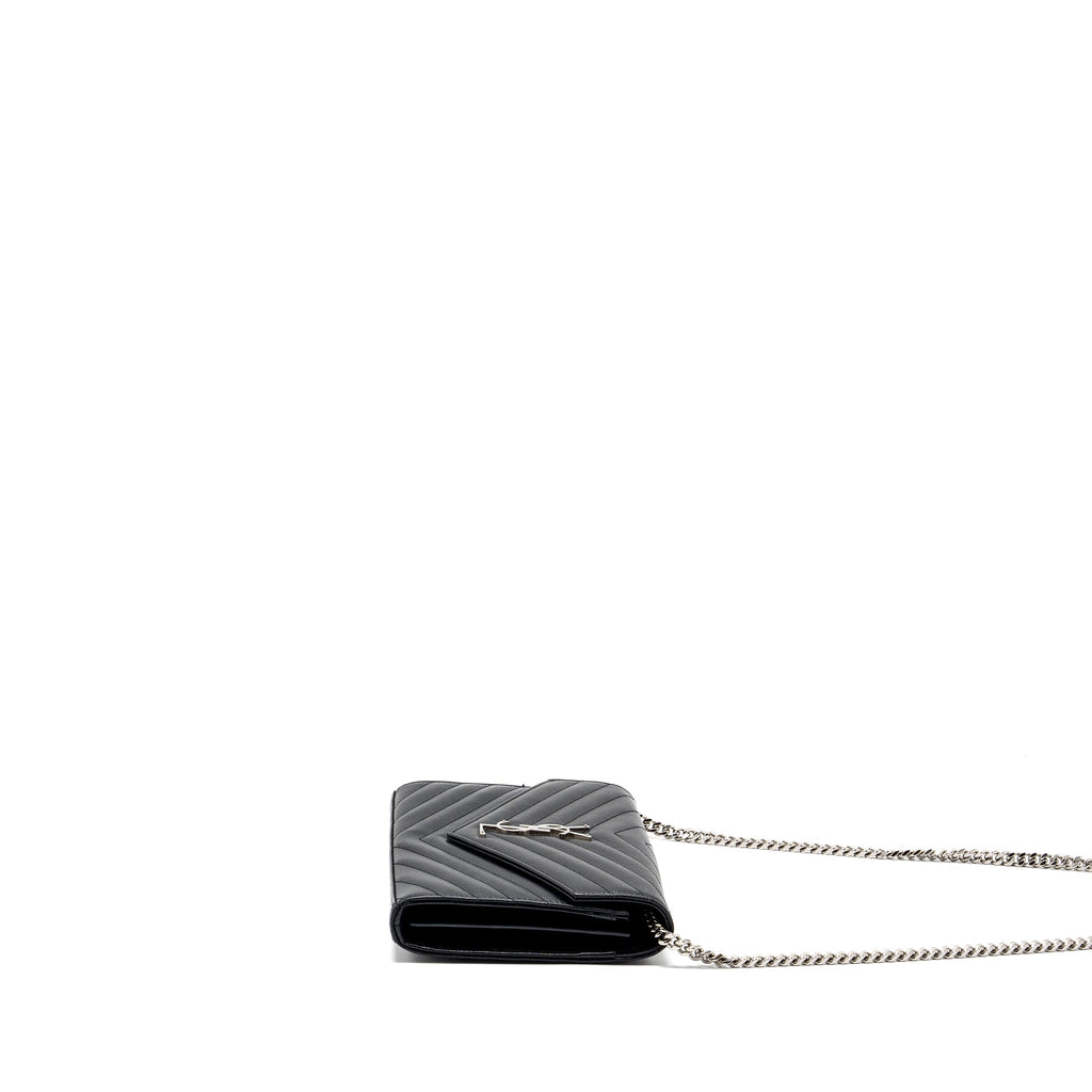 saint-laurent-envelop-chain-bag-grained-calfskin-black-shw