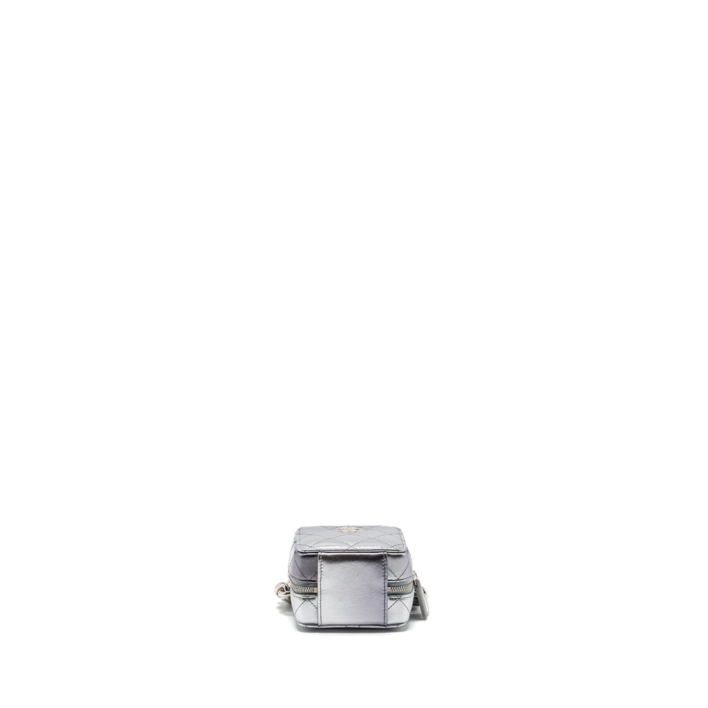 chanel-22c-coco-punk-purse-with-giant-chain-lambskin-metallic-silver-black-shw