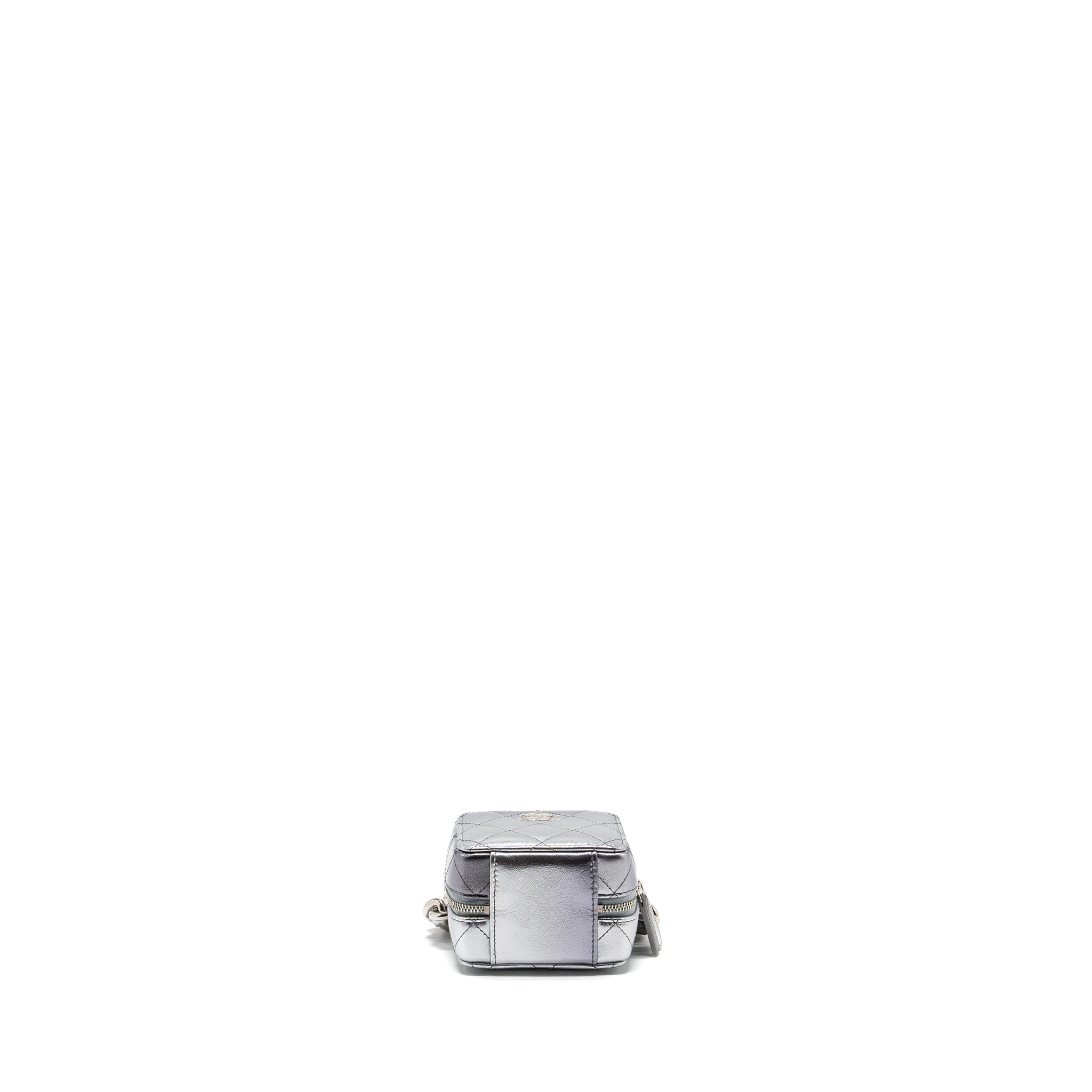 chanel-22c-coco-punk-purse-with-giant-chain-lambskin-metallic-silver-black-shw