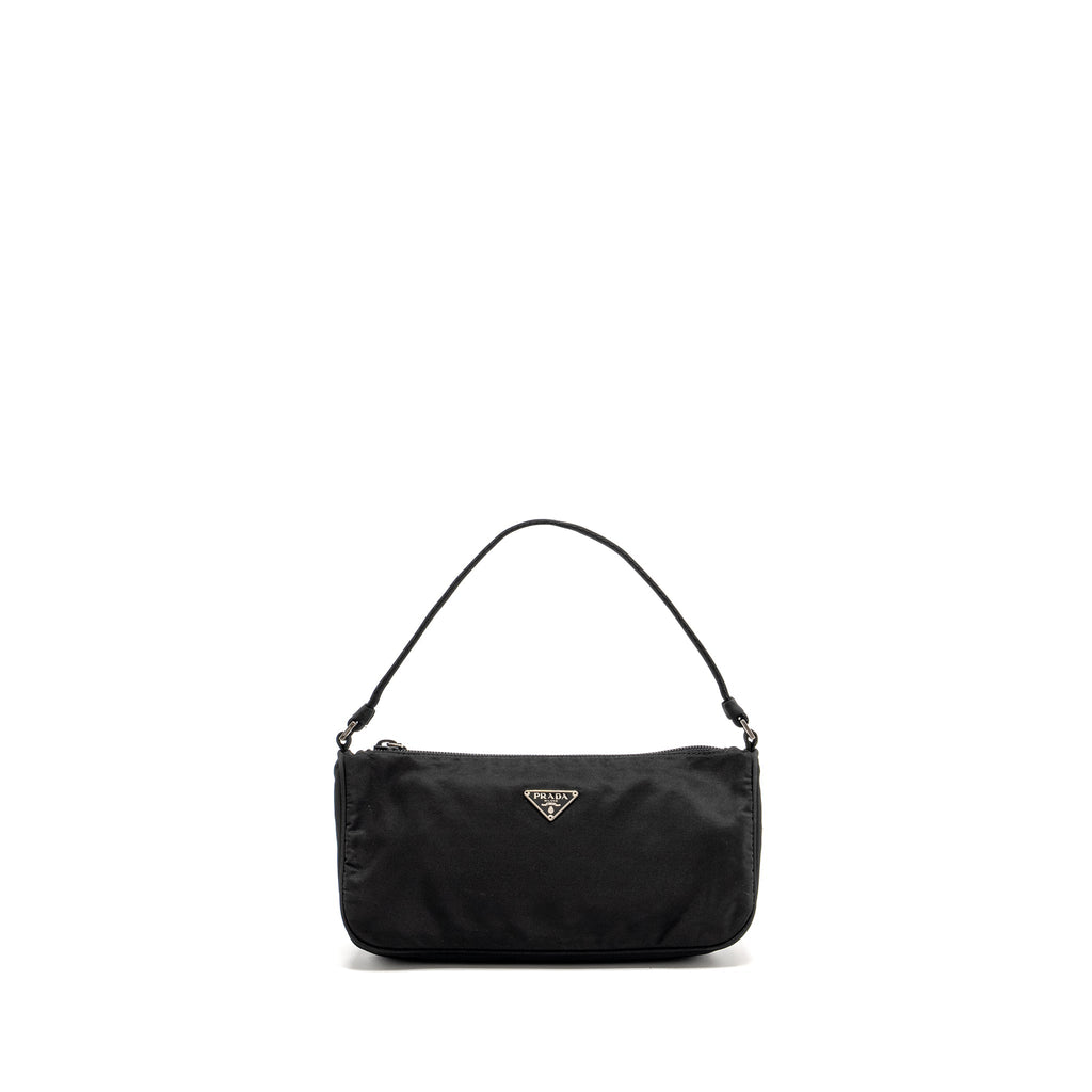 prada-vintage-tessuto-pochette-nylon-black-shw