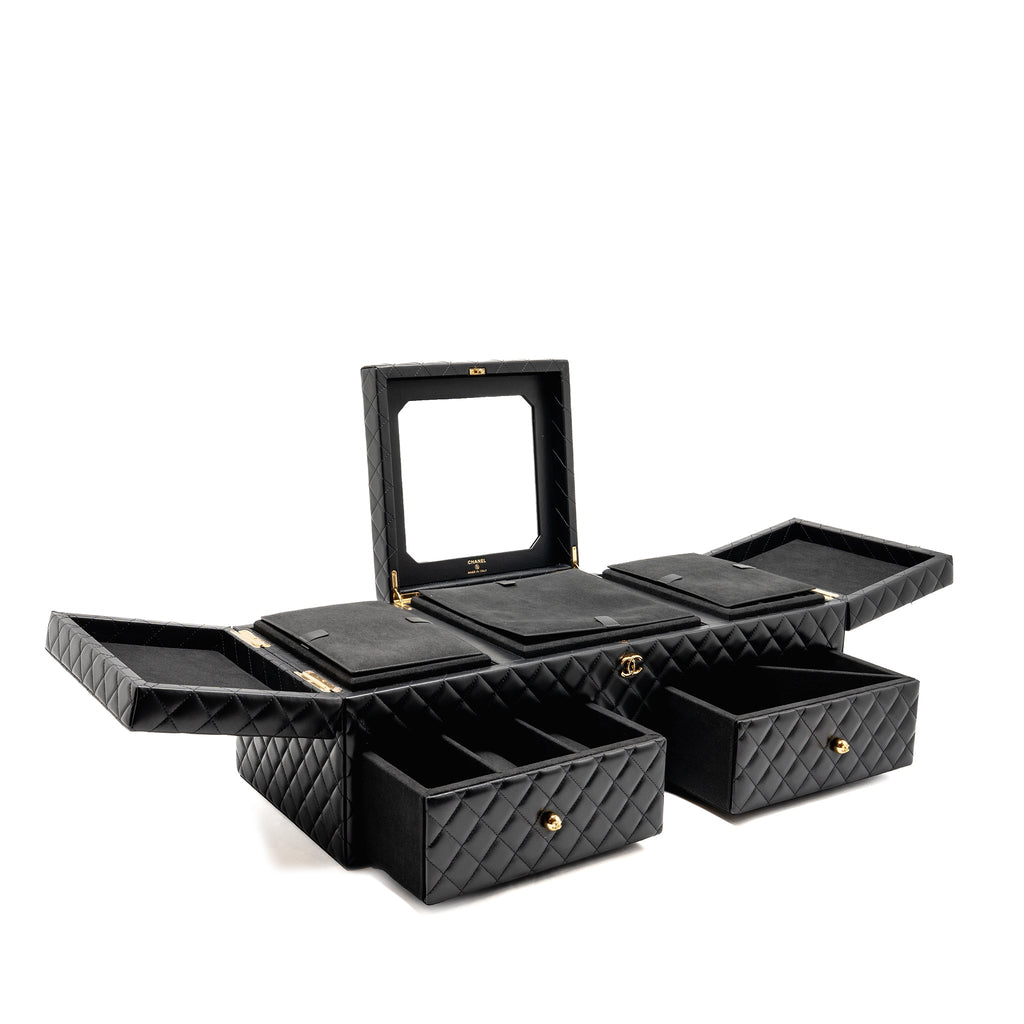chanel-quilted-jewellery-box-lambskin-black