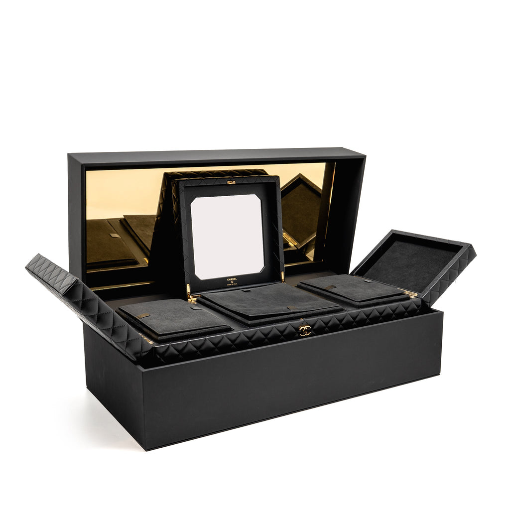 chanel-quilted-jewellery-box-lambskin-black