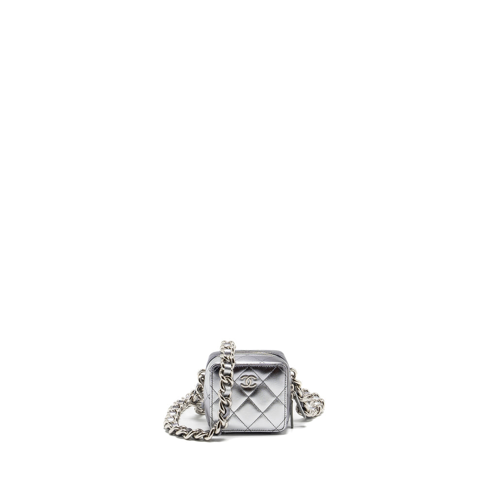 chanel-22c-coco-punk-purse-with-giant-chain-lambskin-metallic-silver-black-shw
