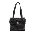 chanel-quiltede-zip-shoulder-bag-caviar-black-ghw