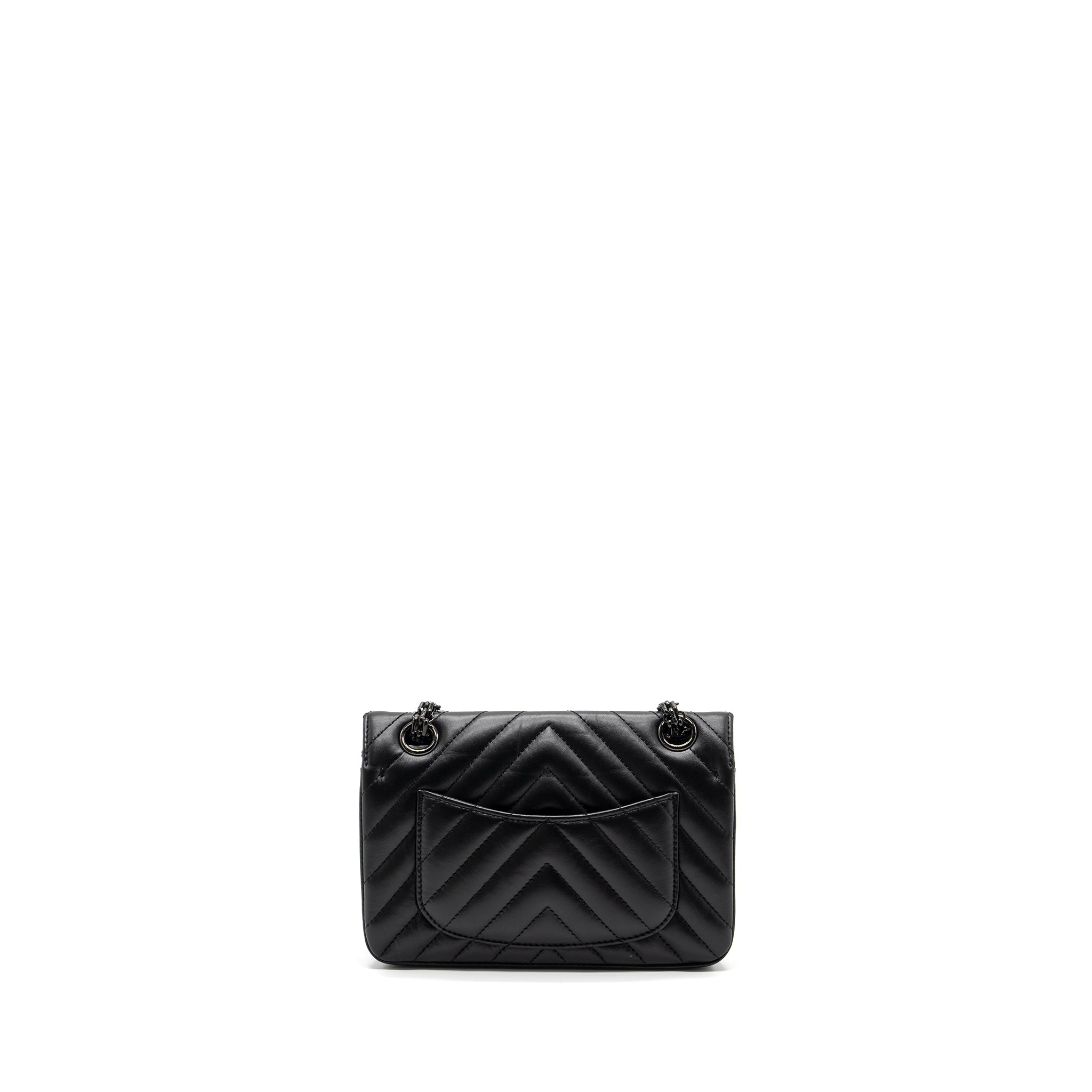 chanel-mini-2-55-reissue-chevron-calfskin-so-black-1